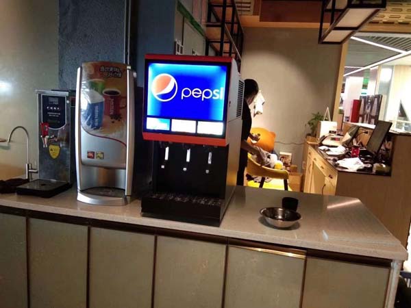 南阳周边可乐机安装可乐糖浆配送汉自助餐饮料机