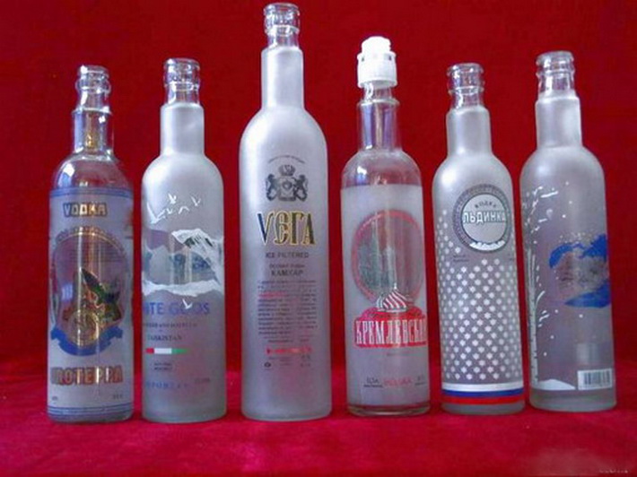 徐州出口玻璃瓶厂家，供应玻璃白酒瓶配套瓶盖