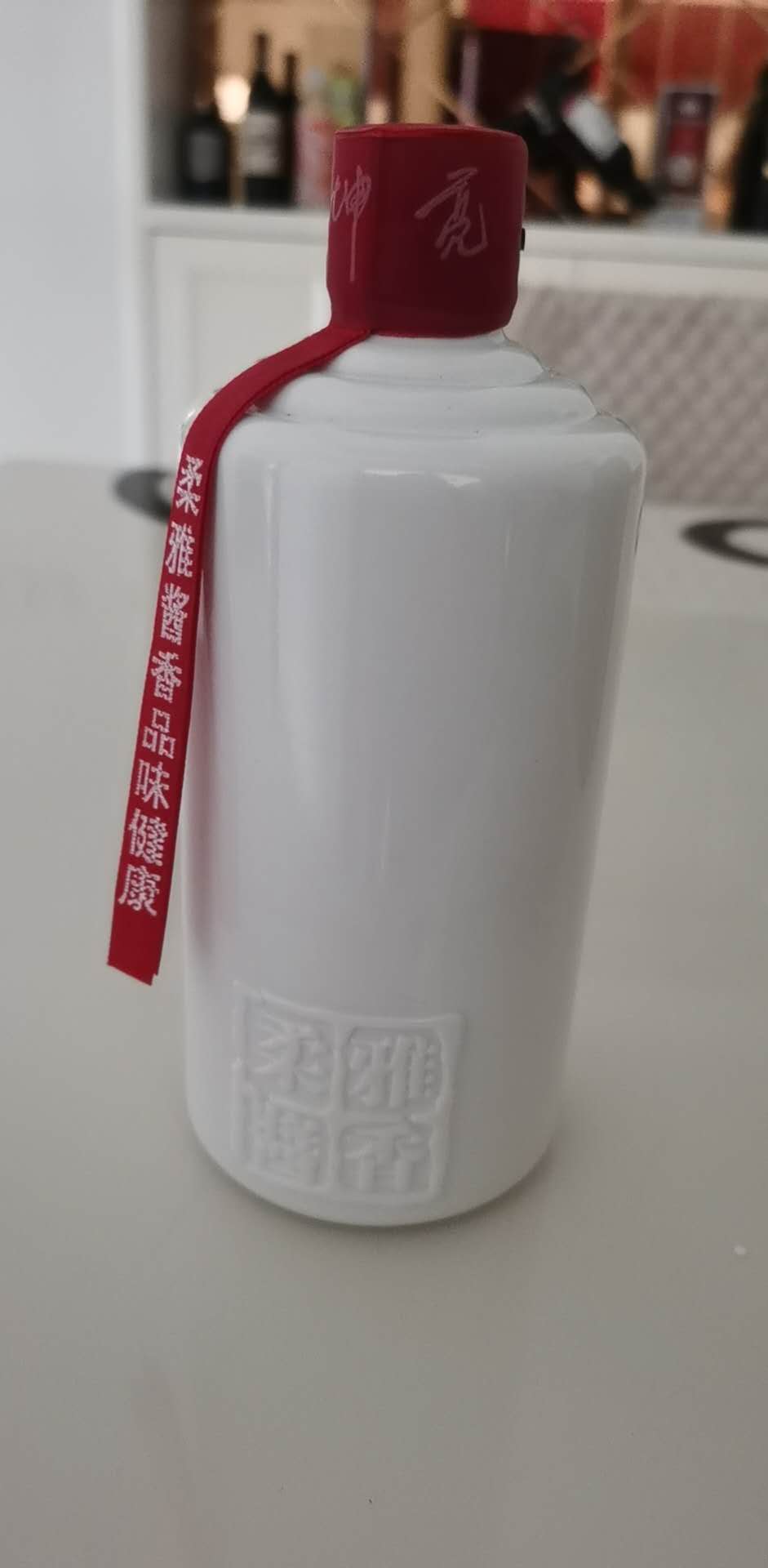 郭坤亮柔雅酱香酒